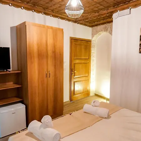 Kapllani Hotel