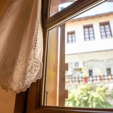 Hotel Kapllani 3*