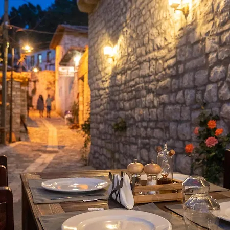 Kapllani Hotel 3*