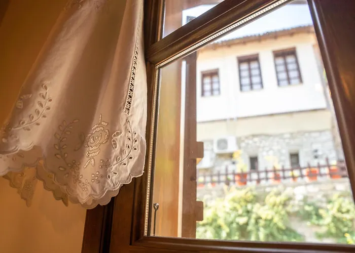 Hotel Kapllani 3*