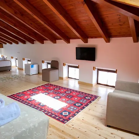 Hotell Kapllani 3*